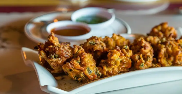 শীতের সন্ধ্যা জমে উঠুক মুখরোচক মুলার পাকোড়ায়