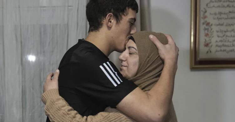 Israel releases 30 prisoners after Hamas frees 12 hostages