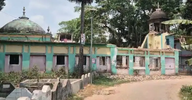 হারিয়ে যাচ্ছে ৫০০ বছরের ঐতিহ্যবাহী পালগিরি জামে মসজিদ