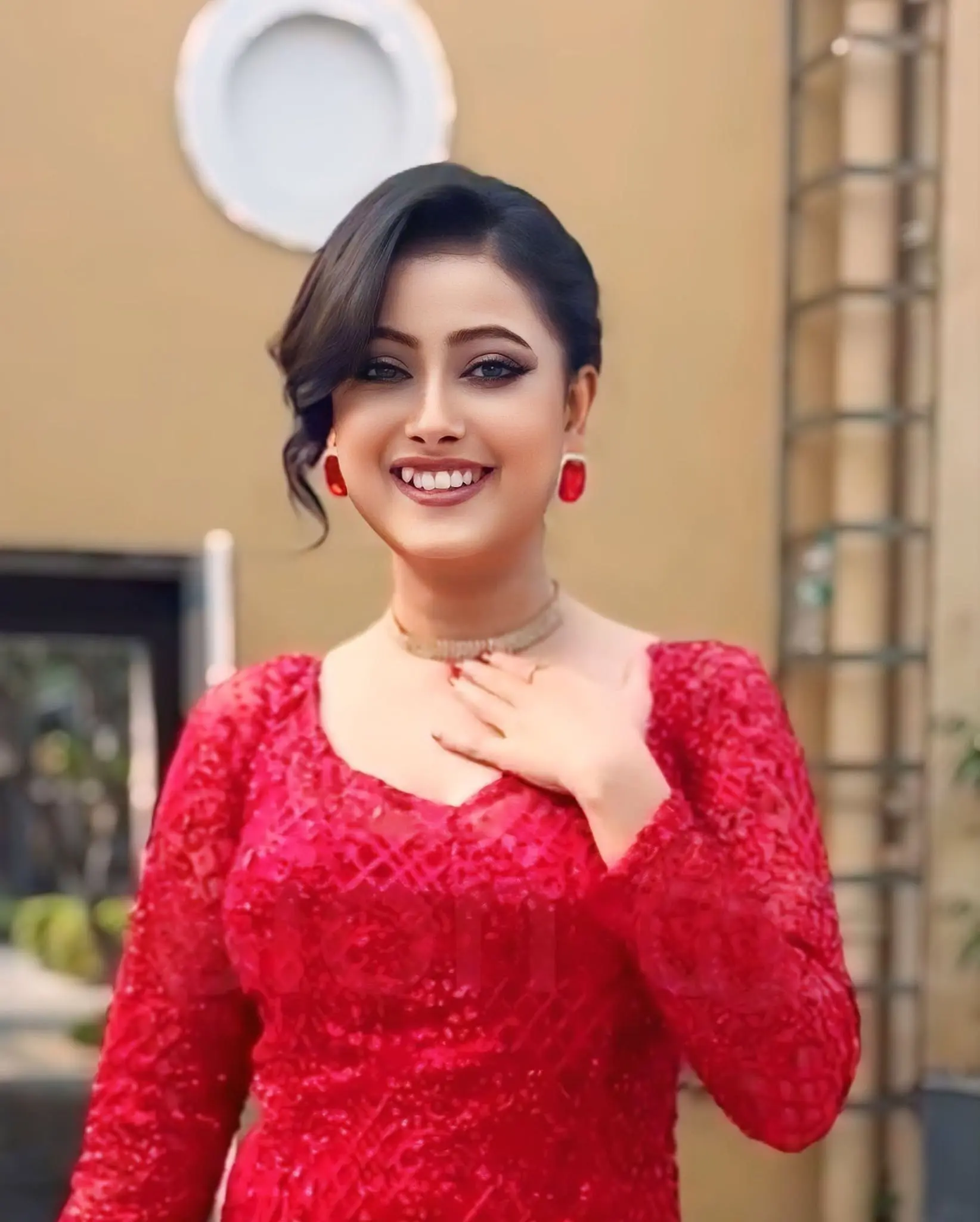 পর্দার আদর্শ বউমা, বাস্তবে বোল্ড ফ্যাশনিস্তা