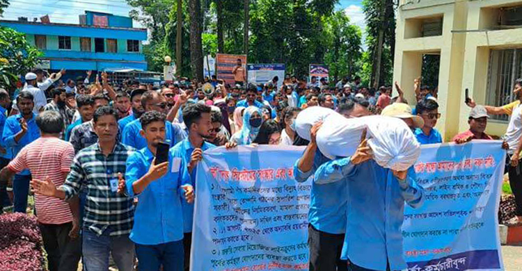 জরুরি সেবা সচল রেখে ‘গণছুটি’ অব্যাহত রাখার ঘোষণা