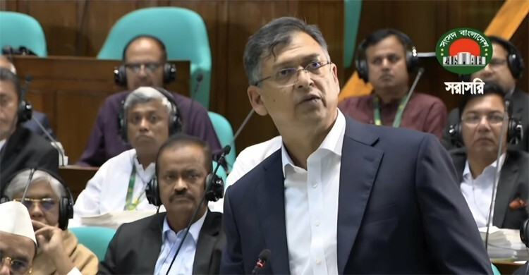 খালেদা জিয়া থাকলে আজ সবচেয়ে বেশি খুশি হতেন: স্বরাষ্ট্রমন্ত্রী