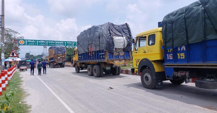 আমদানি নির্ভরতা কমিয়ে রপ্তানির নতুন দিগন্তে বাংলাবান্ধা স্থলবন্দর
