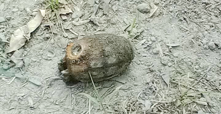 আটোয়ারীতে পরিত্যক্ত গ্রেনেডসদৃশ বিস্ফোরক উদ্ধার