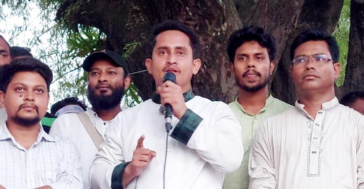 সেনাবাহিনীকে আস্থার জায়গায় দেখতে চাই: সারজিস আলম