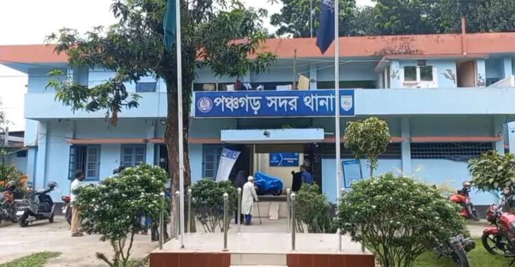সন্তানের গলায় ছুরি ধরে গৃহবধূকে সংঘবদ্ধ ধর্ষণ, আটক ৪