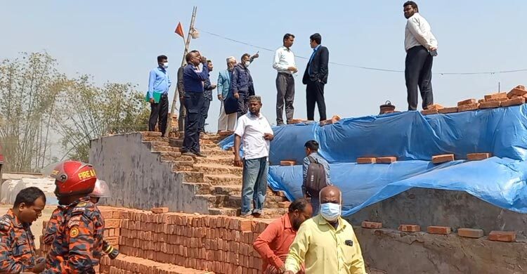 পঞ্চগড়ে ৪ ইটভাটা গুঁড়িয়ে দিলেন ভ্রাম্যমাণ আদালত