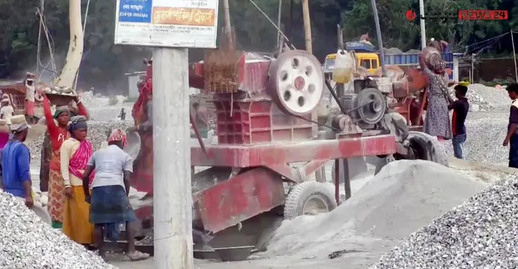 কাজ হারিয়ে দিশেহারা হাজারো পাথর শ্রমিক