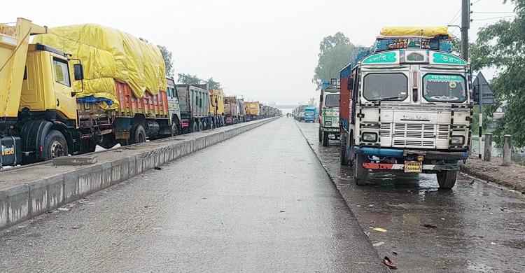 বাংলাবান্ধা স্থলবন্দরে ৮ দিন আমদানি-রপ্তানি বন্ধ