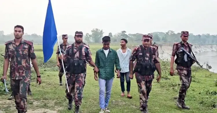 সীমান্ত থেকে ধরে নিয়ে যাওয়ার ৮ ঘণ্টা পর দুই কিশোরকে ফেরত দিলো বিএসএফ