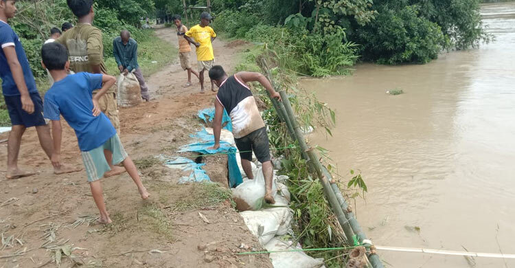 ধীরে কমছে মনুর পানি, বিপৎসীমার নিচে ধলাই