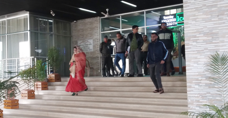 প্রার্থিতা ফিরে পেলেন না সাবেক এমপি পাপলুর স্ত্রী সেলিনা