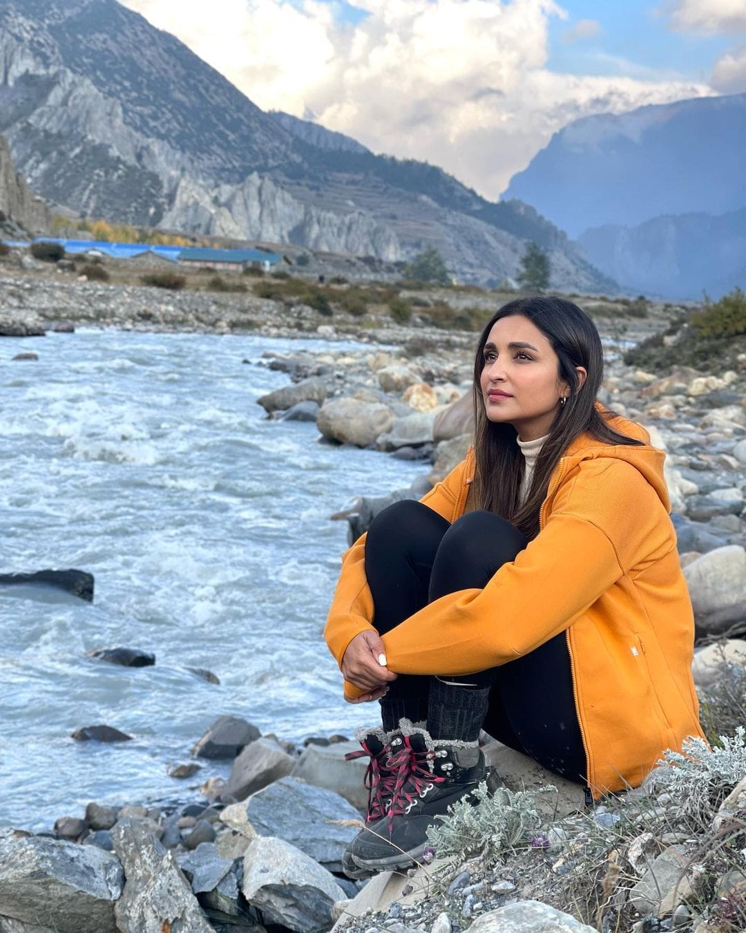 করপোরেট অফিস থেকে রুপালি পর্দার আলোয় পরিণীতি