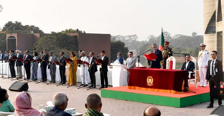 নতুন মন্ত্রিপরিষদের ৩৫ জনই ব্যবসায়ী