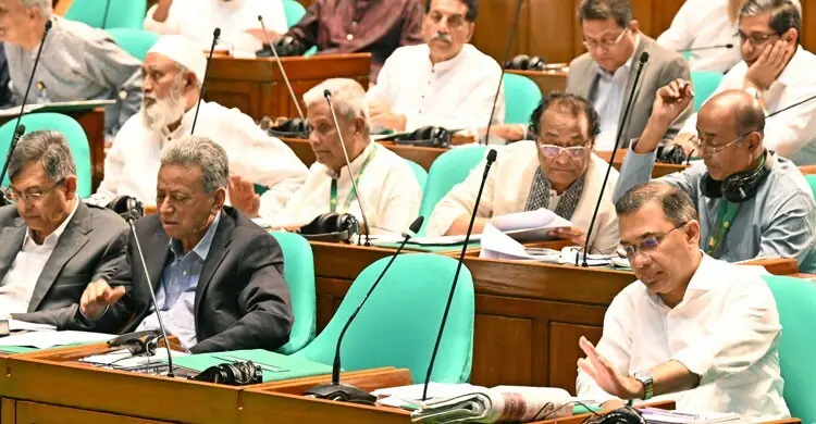 বুধবার বেলা ১১টা পর্যন্ত সংসদ অধিবেশন মুলতবি ঘোষণা