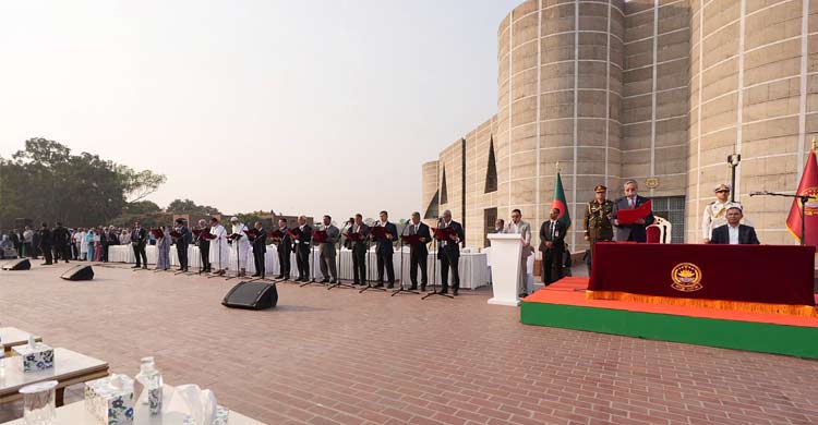 নতুন মন্ত্রিপরিষদের ৩৫ জনই ব্যবসায়ী