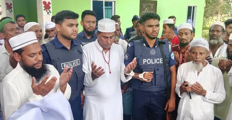 প্যারোলে মুক্তি পেয়ে মায়ের জানাজায় স্বেচ্ছাসেবক লীগ নেতা