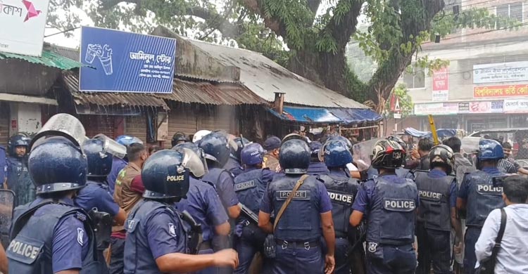 গাইবান্ধায় জাতীয় পাটির অফিস ভাঙচুর