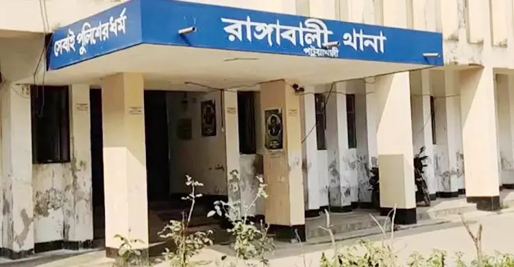 রাঙ্গাবালীতে ট্রলারে বজ্রপাতে প্রাণ গেল দুই জেলের