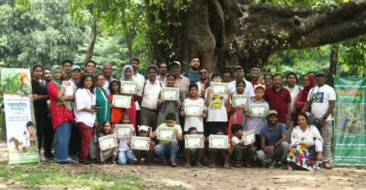 প্রকৃতিপাঠ পাঠশালার যাত্রা শুরু, রমনা পার্কে শিশুদের গল্পকথা