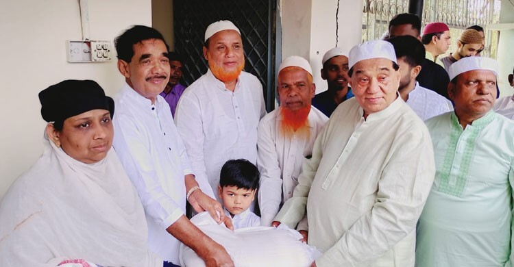 পটিয়ায় ৫ হাজার হতদরিদ্র পরিবারের মাঝে চাল বিতরণ