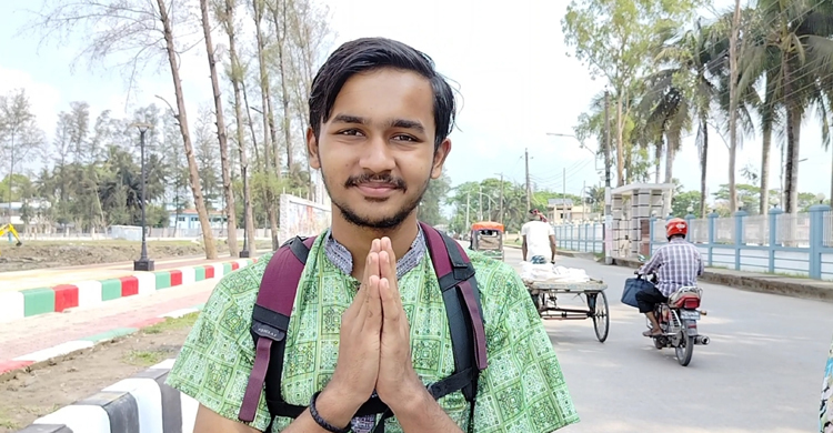 দেশের ৫৩ জেলা ঘুরে পটুয়াখালীতে ভারতীয় যুবক