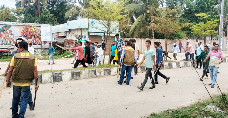 আওয়ামী লীগ-বিএনপি সংঘর্ষে রণক্ষেত্র পটুয়াখালী