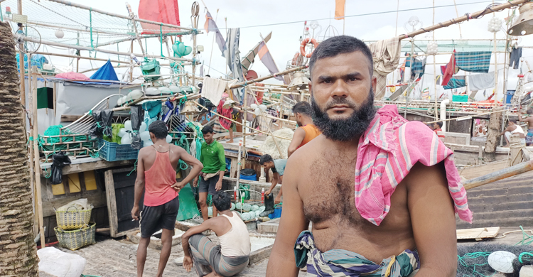 ‘এভাবে চলতে থাকলে ভিক্ষা করা ছাড়া উপায় থাকবে না’