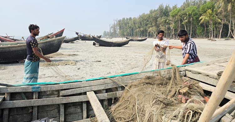 &lsquo;এরশাদের আমলে গণভোট দিছি, সেই ভোটই কি আবার আইছে?&rsquo;