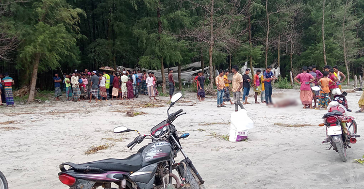ঢেউয়ের তোড়ে হারিয়ে যাওয়া জেলের মরদেহ ভেসে এলো তীরে