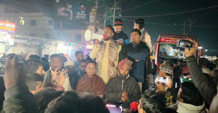 ওসমান হাদির মৃত্যুর ঘটনায় সারা দেশে বিক্ষোভ মিছিল