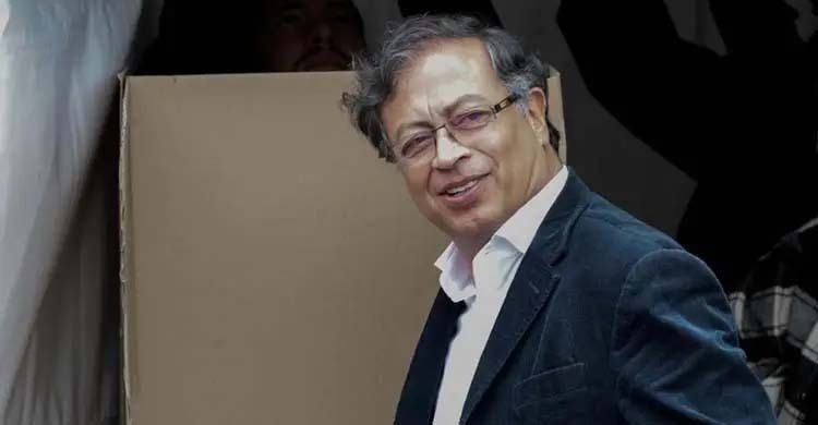 যুক্তরাষ্ট্রের সঙ্গে গোয়েন্দা তথ্য বিনিময় বন্ধের নির্দেশ পেত্রোর