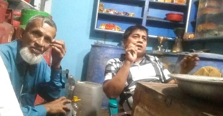 পিরোজপুরে প্রতি লিটার পেট্রোল ২০০ টাকায় বিক্রি, ভোগান্তি চরমে