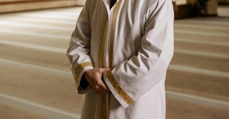 একা নামাজে যেভাবে কেরাত পড়বেন