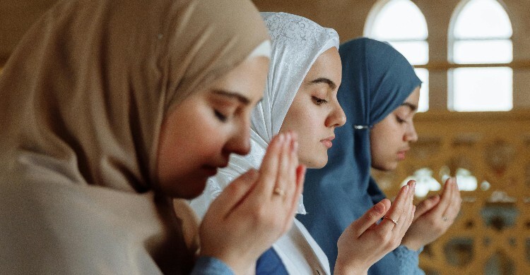 ইসলামে নারীর মর্যাদা ও অধিকার