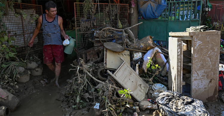 ফিলিপাইনে টাইফুন-বন্যায় নিহতের সংখ্যা ১৪০