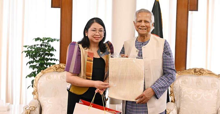 অন্তর্বর্তী সরকারের প্রতি ফিলিপাইন সরকারের পূর্ণ সমর্থন