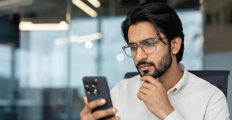 মেসেজের উত্তর সঙ্গে সঙ্গে দেওয়া, শুধুই ভদ্রতা নাকি মানসিক চাপ