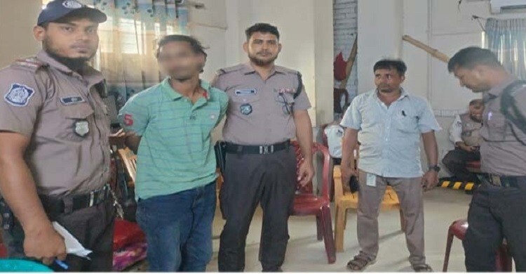 মোবাইল ফোন নিয়ে পালাচ্ছিল ছিনতাইকারী, ধাওয়া করে ধরলেন পুলিশ সদস্য