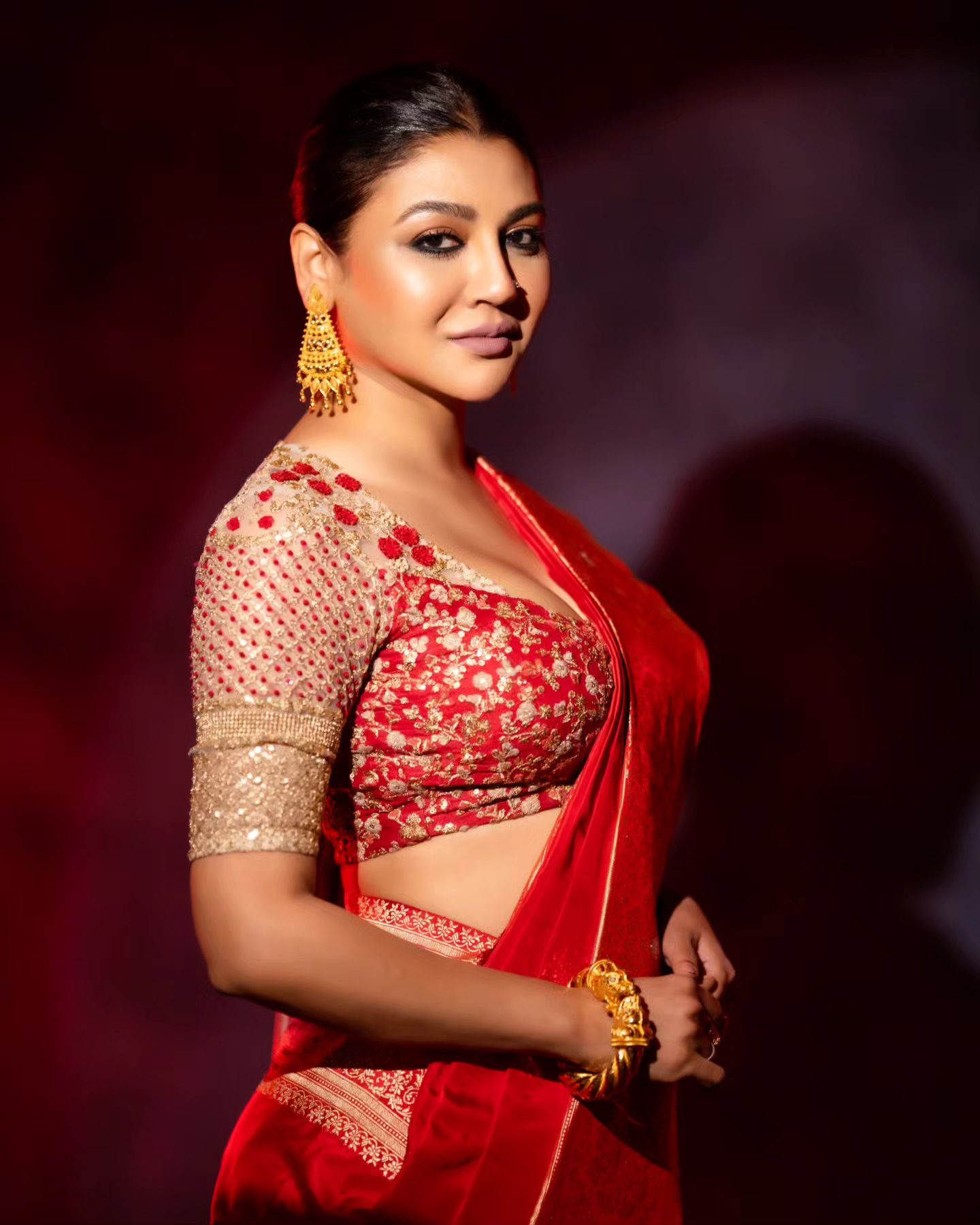 বন্যার্তদের সাহায্য করতে ফেসবুকে ফিরলেন জয়া