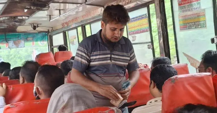 আগের ভাড়াতেই রাজধানীতে চলছে গণপরিবহন