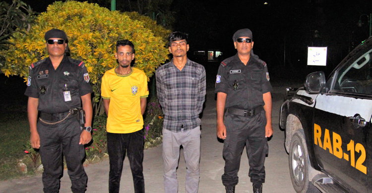 সিরাজগঞ্জে হেরোইনসহ দুই কারবারি আটক