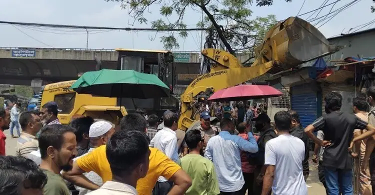 সায়েদাবাদ ও যাত্রাবাড়ীতে অবৈধ ৩১ বাস কাউন্টার সিলগালা 