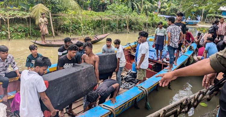 পিরোজপুরে আটঘর পেয়ারা বাগানে অভিযান চালিয়ে সাউন্ডবক্স জব্দ