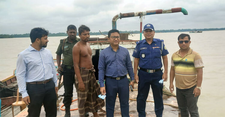 অবৈধ বালু উত্তোলনের দায়ে আটক ৭, জরিমানা ৩ লাখ