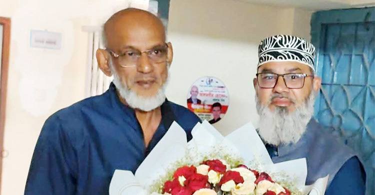 নির্বাচিত হয়ে ফুল নিয়ে বিএনপি প্রার্থীর বাসায় গেলেন মাসুদ সাঈদী