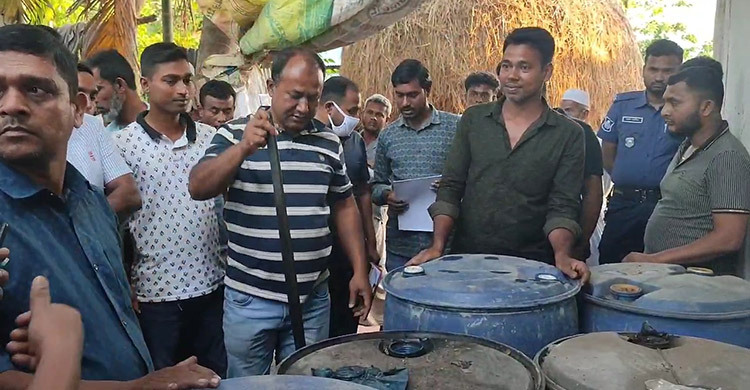 পিরোজপুরে ২৩২০ লিটার ডিজেল জব্দ, দুজনকে জরিমানা