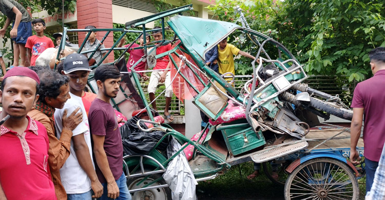 বৌভাত থেকে ফিরছিল মেয়ে পক্ষ, বাস উল্টে নিহত ১