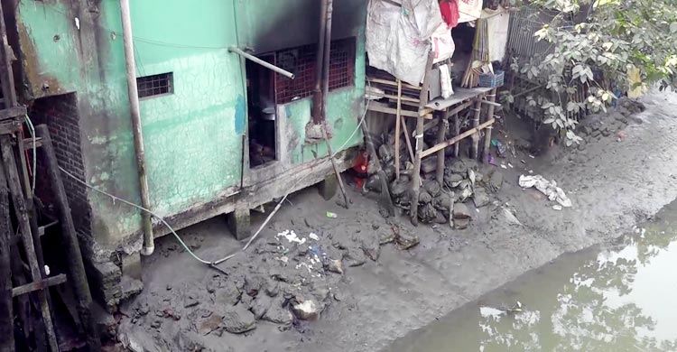 দখল-দূষণে দামোদর খালের দম যায় যায়