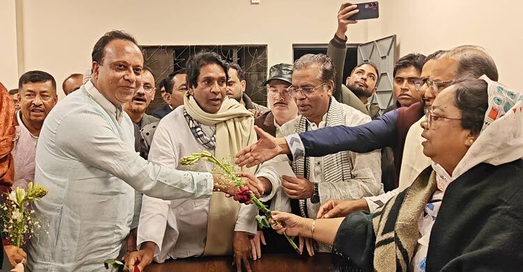 পিরোজপুরে বিএনপিতে যোগ দিলেন জেপির ছয় শতাধিক নেতাকর্মী